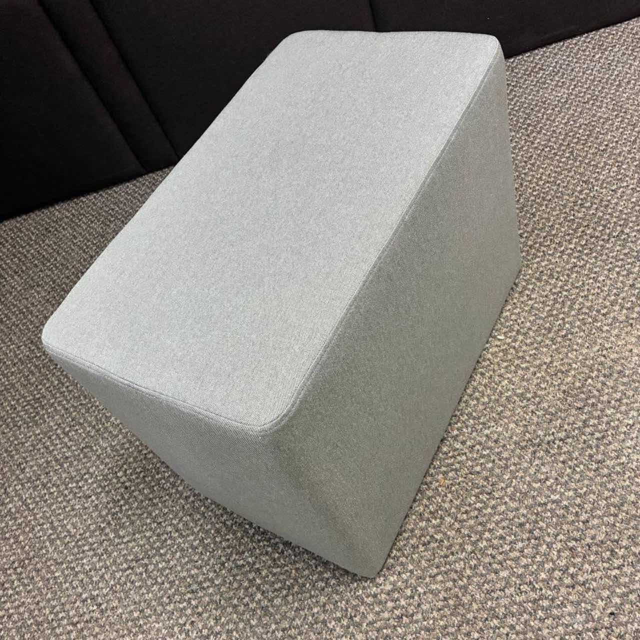 Банкетка прямокутна Cube зручна мінімалістична