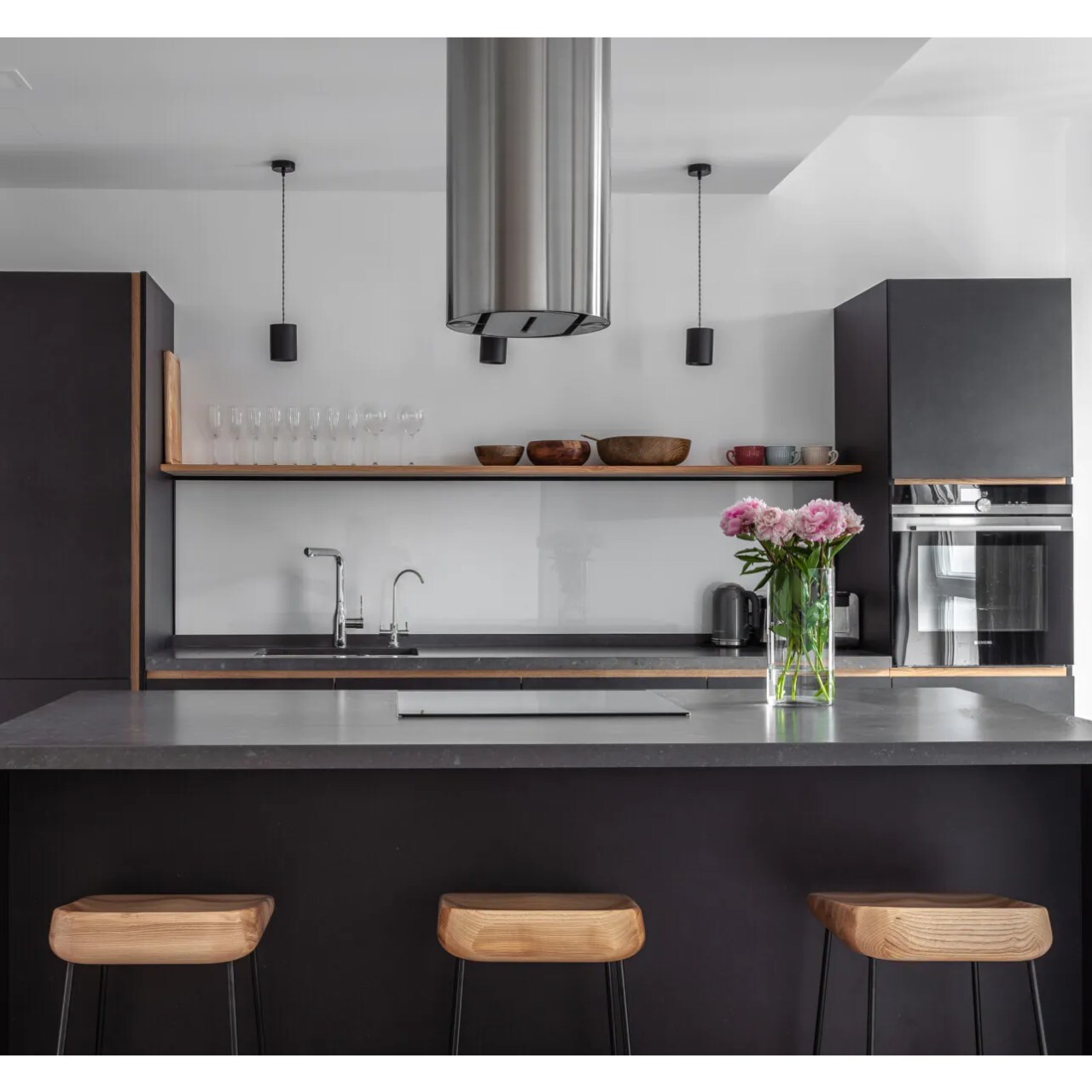 Барний стілець Wave Counter на металевих ніжках та дерев'яним сидінням