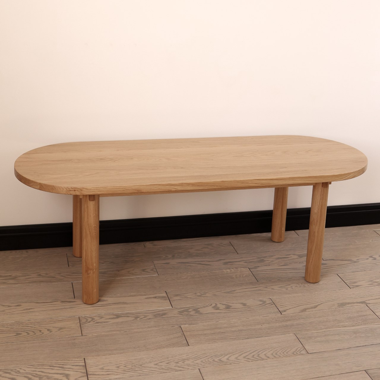 Дизайнерський кавовий стіл Oval Oak з натурального дерева