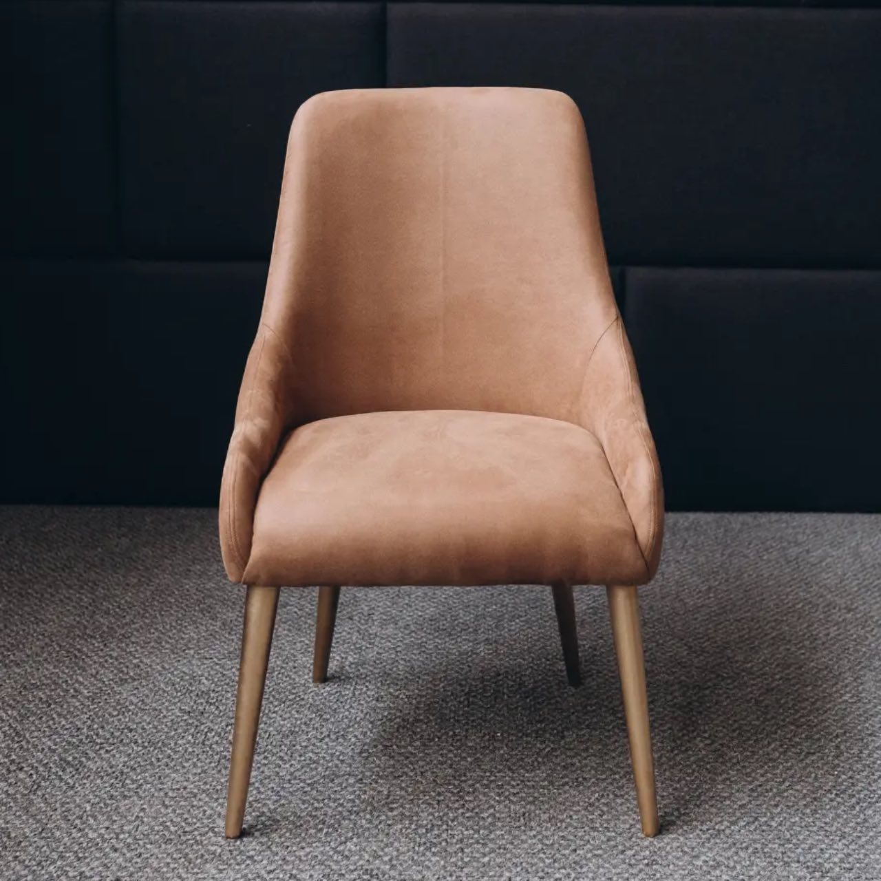Стильний обідній стілець Bruno