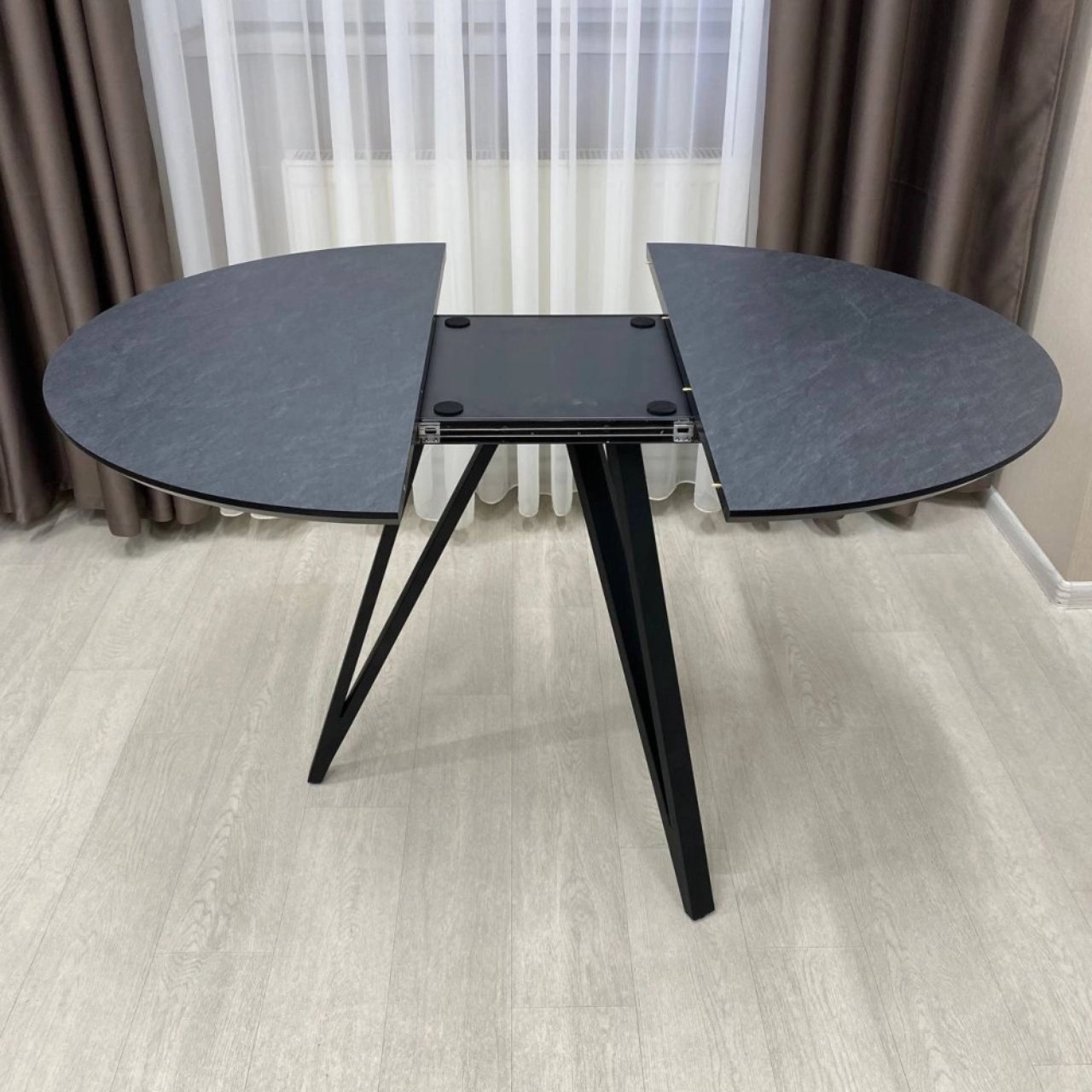 Обідній круглий розкладний стіл Arrows SW2039