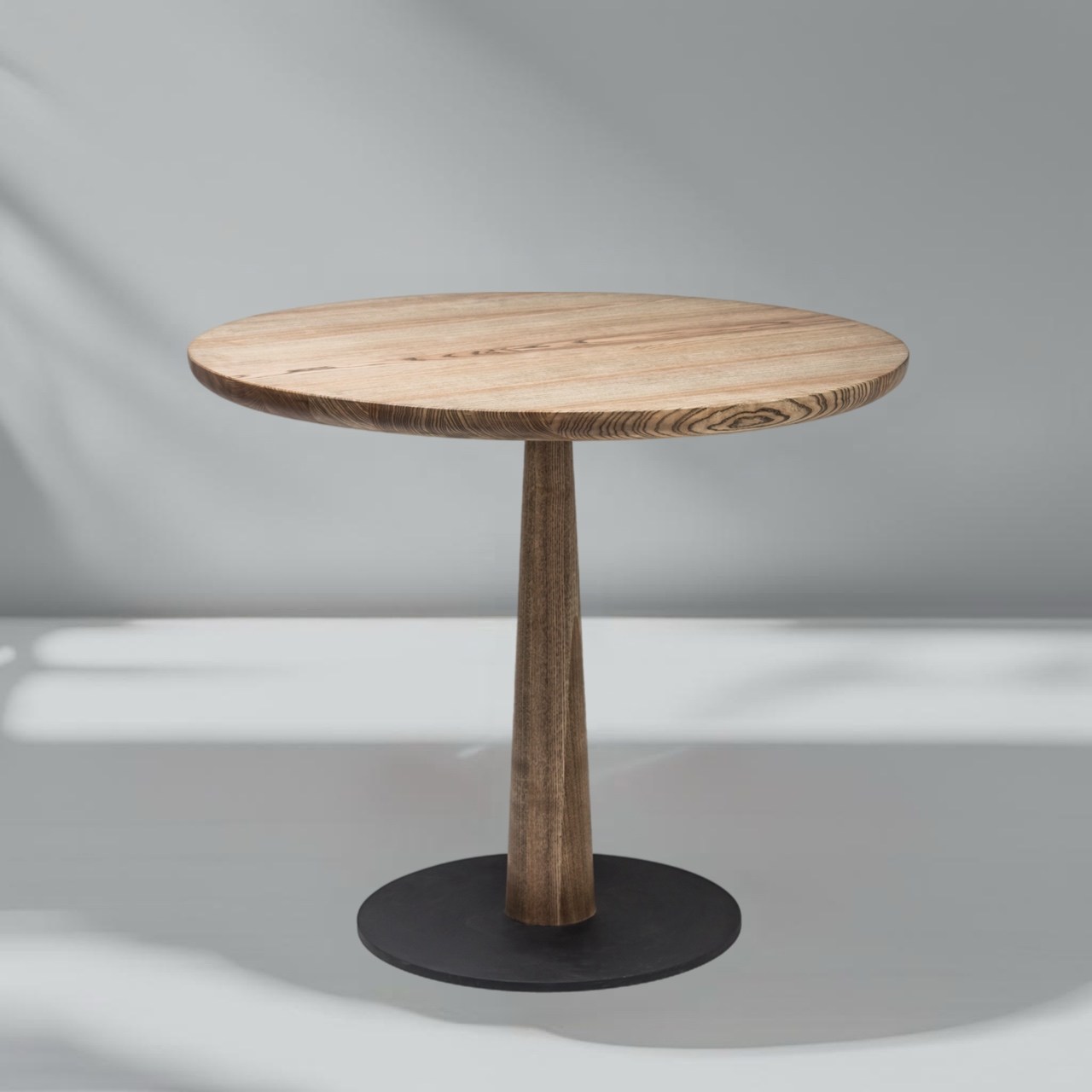 Мінімалістичний дерев'яний круглий обідній стіл Cone Wood