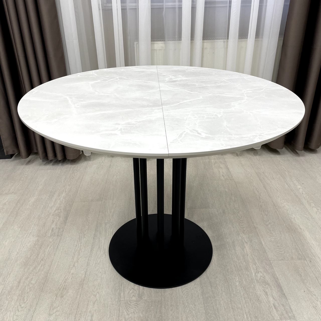 Обідній круглий розкладний стіл Monako з HPL SW2178/SW2211