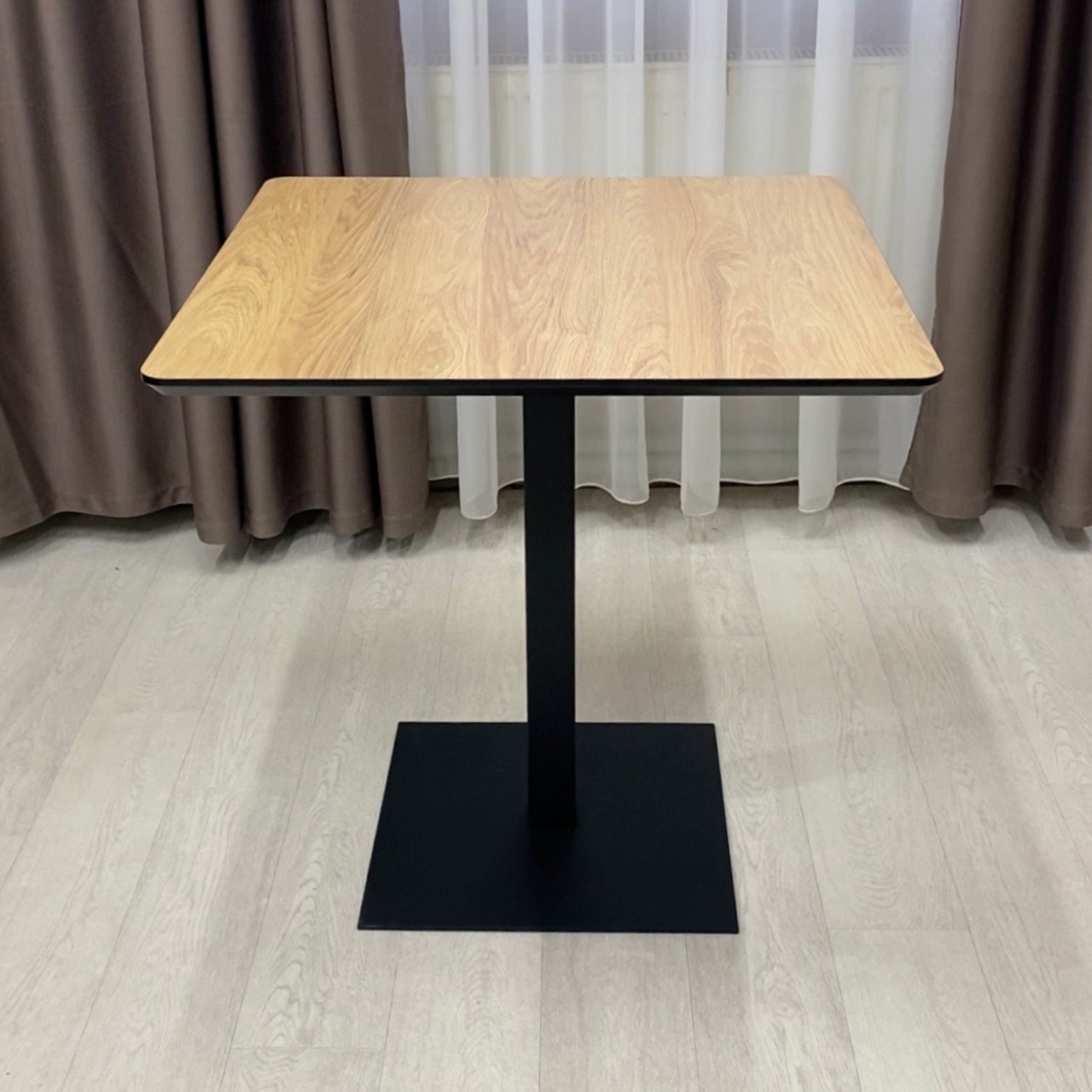 Стіл обідній квадратний для закладу Horeca з HPL SW2986