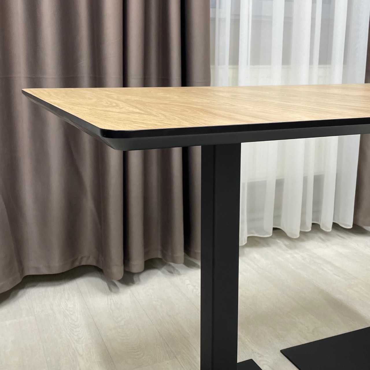 Стіл обідній прямокутний для закладу Horeca з HPL SW2985