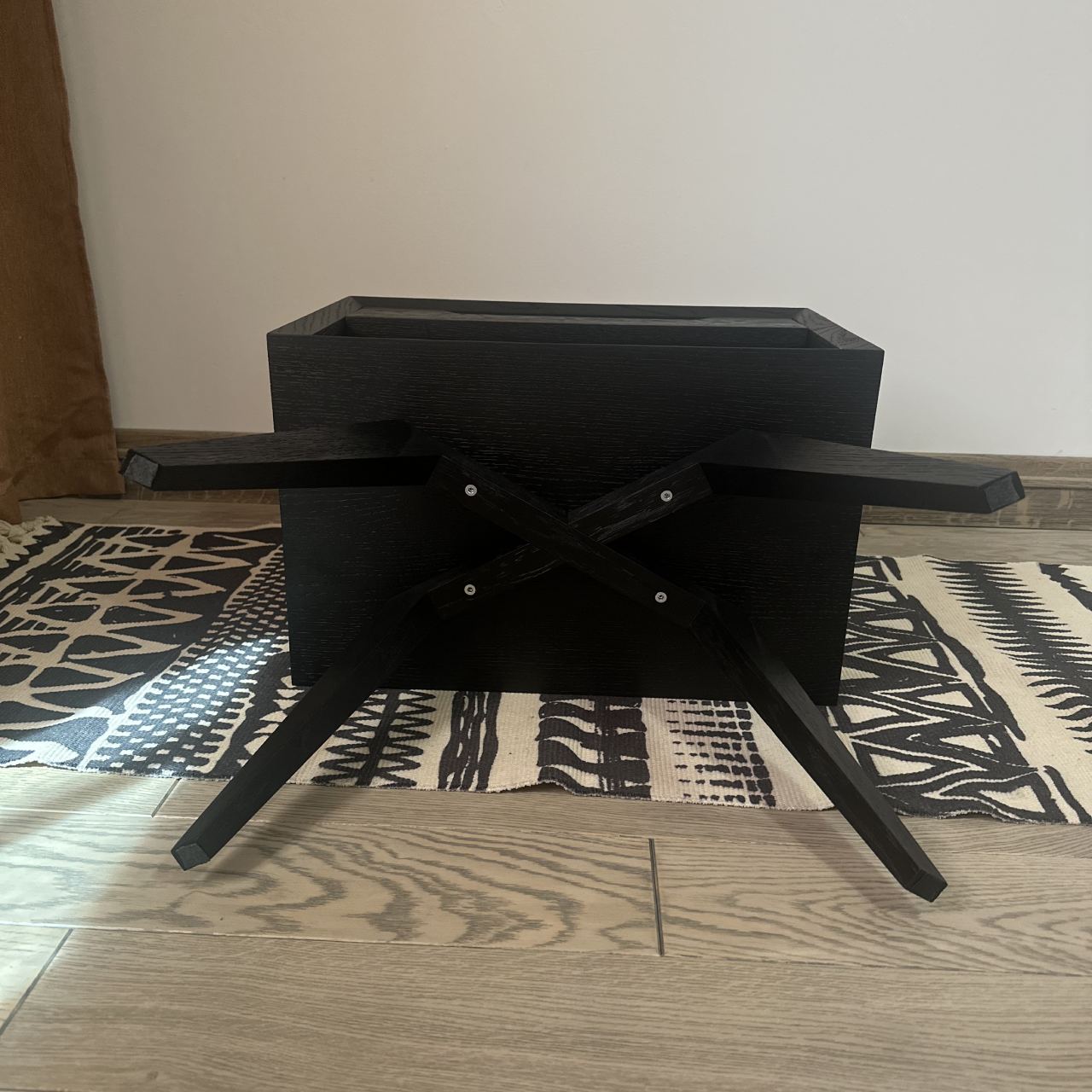 Тумба приліжкова Black Oak з натурального дерева