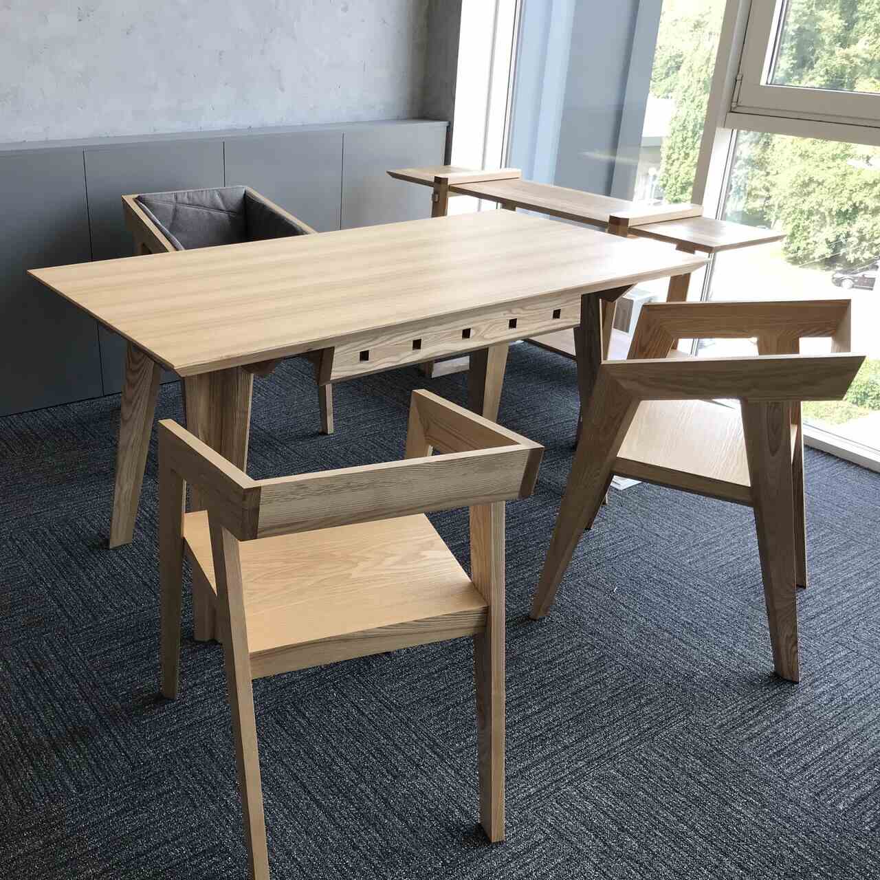 Дизайнерський дерев'яний стілець Air 2 в сучасному стилі