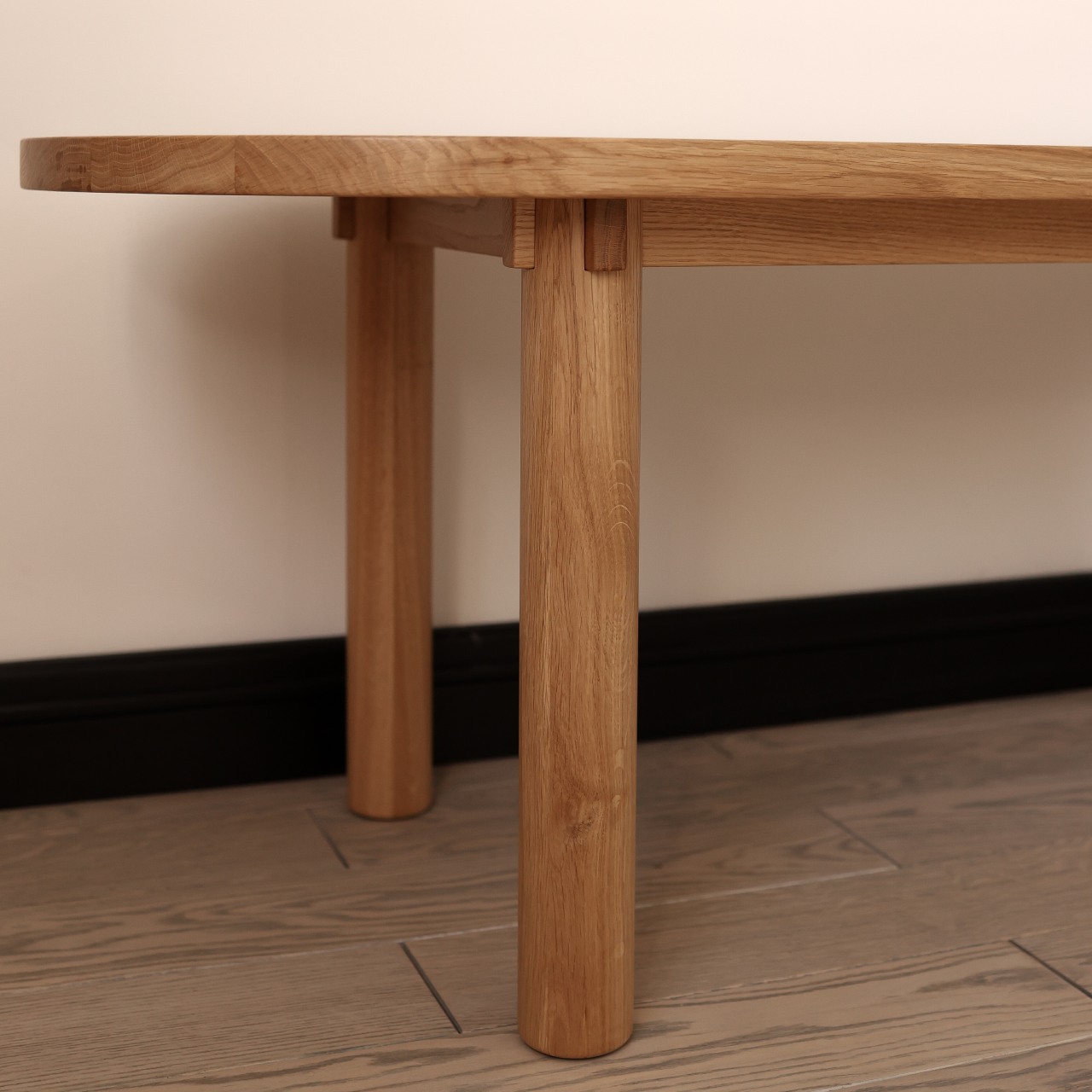 Дизайнерський кавовий стіл Oval Oak з натурального дерева