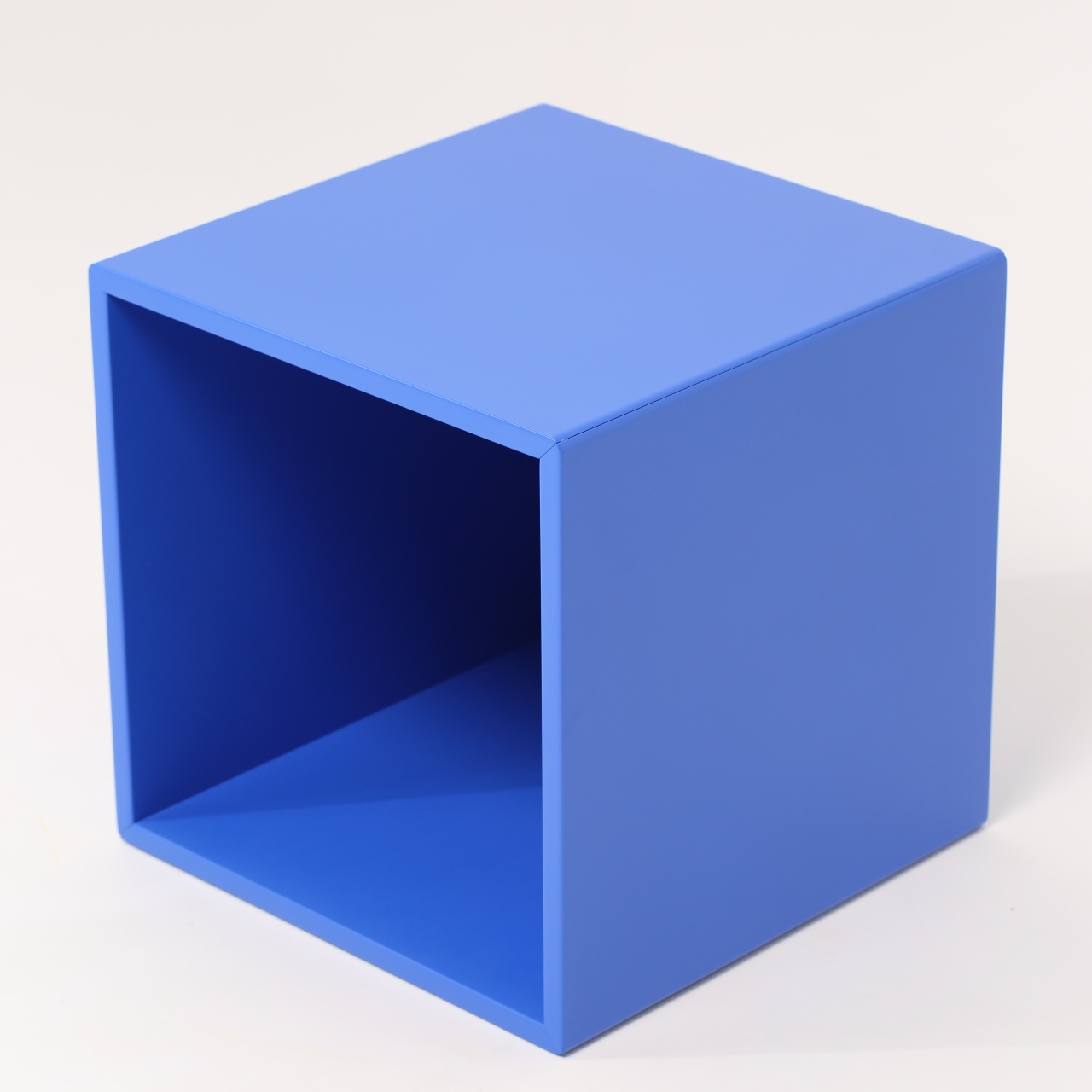 Квадратна тумба Box