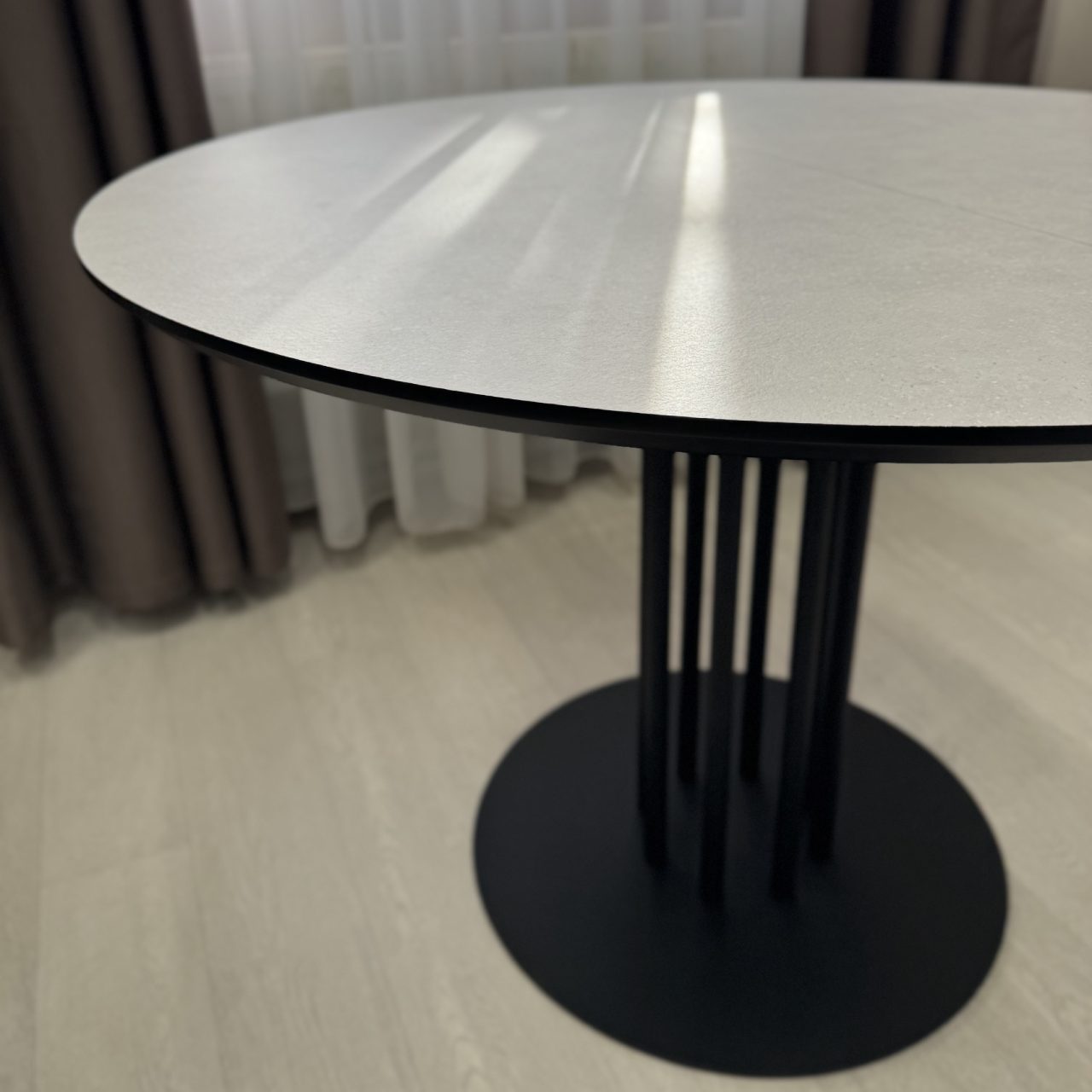 Обідній круглий розкладний стіл Monako з HPL SW2178/SW2211
