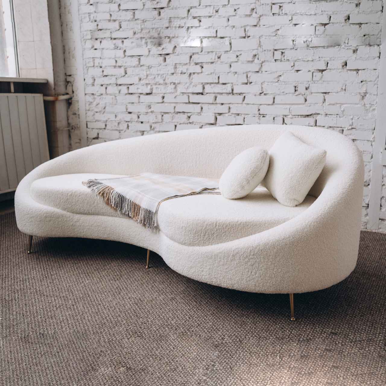Вишуканий диван Elegant