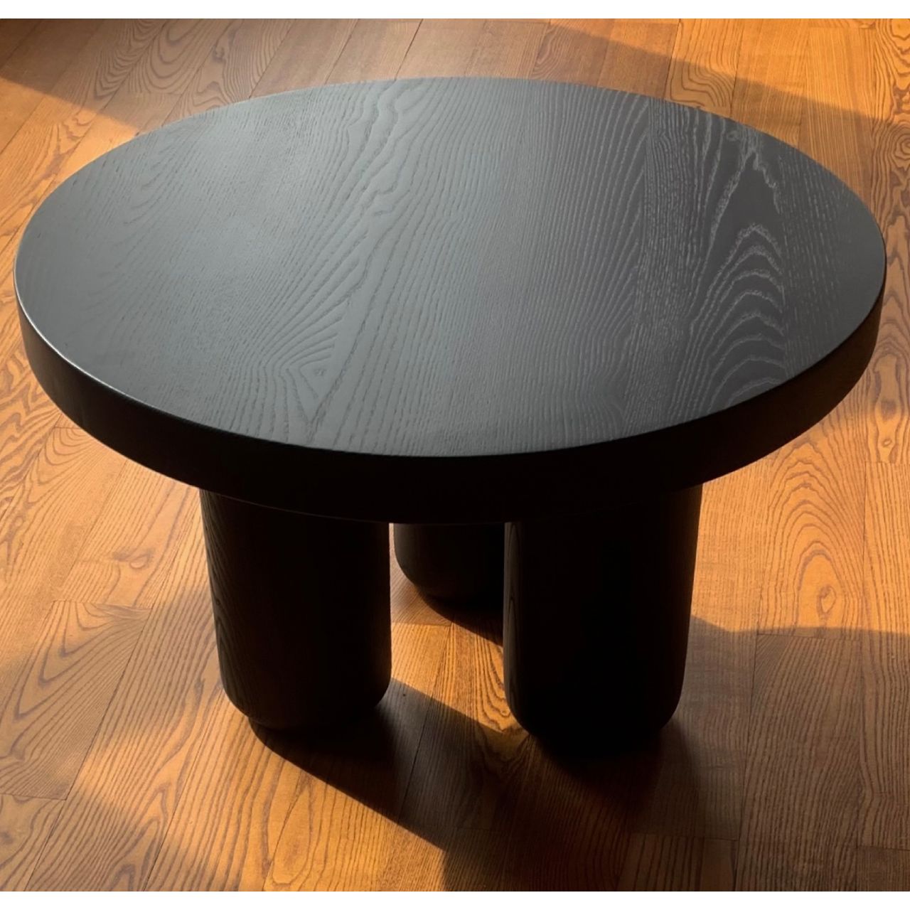 Дизайнерський круглий журнальний стіл Minimalistic