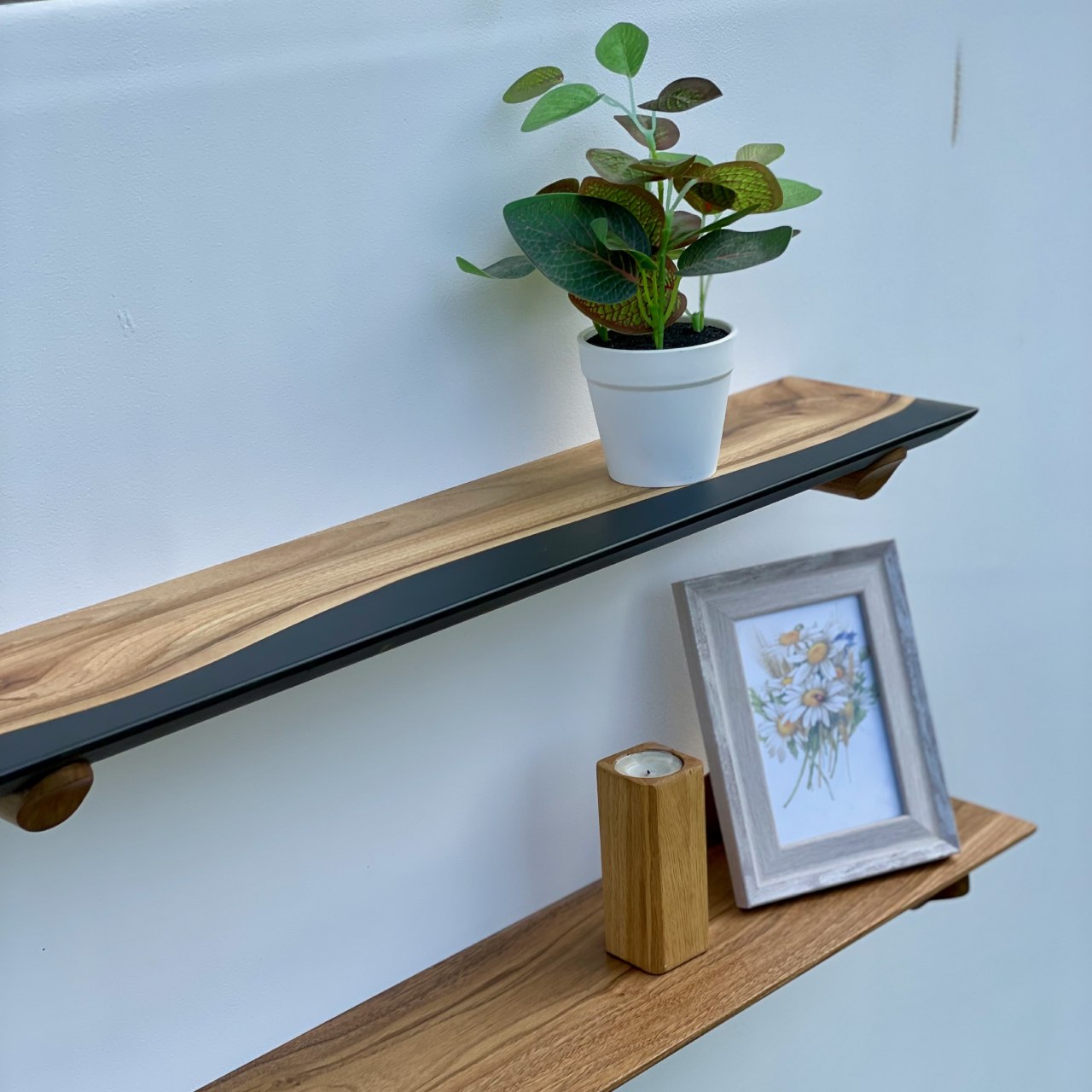 Плаваюча полиця Walnut Classic