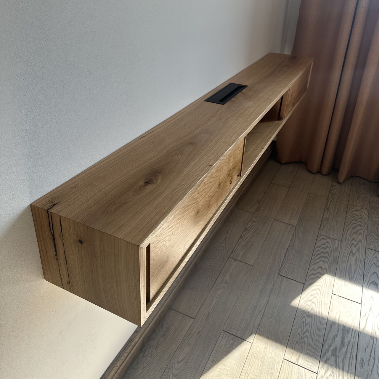 Дизайнерська тумба Nord Oak під ТБ з натурального дерева