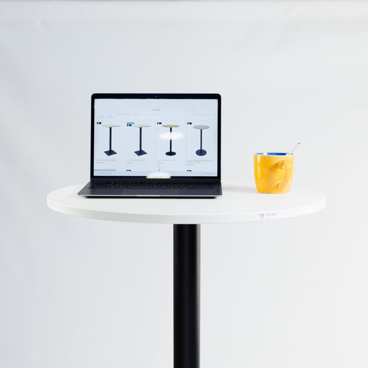 Стіл барний з круглою стільницею Soul light bar на металевій опорі d60
