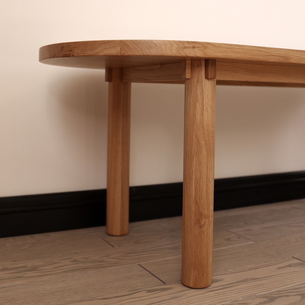 Дизайнерський кавовий стіл Oval Oak з натурального дерева
