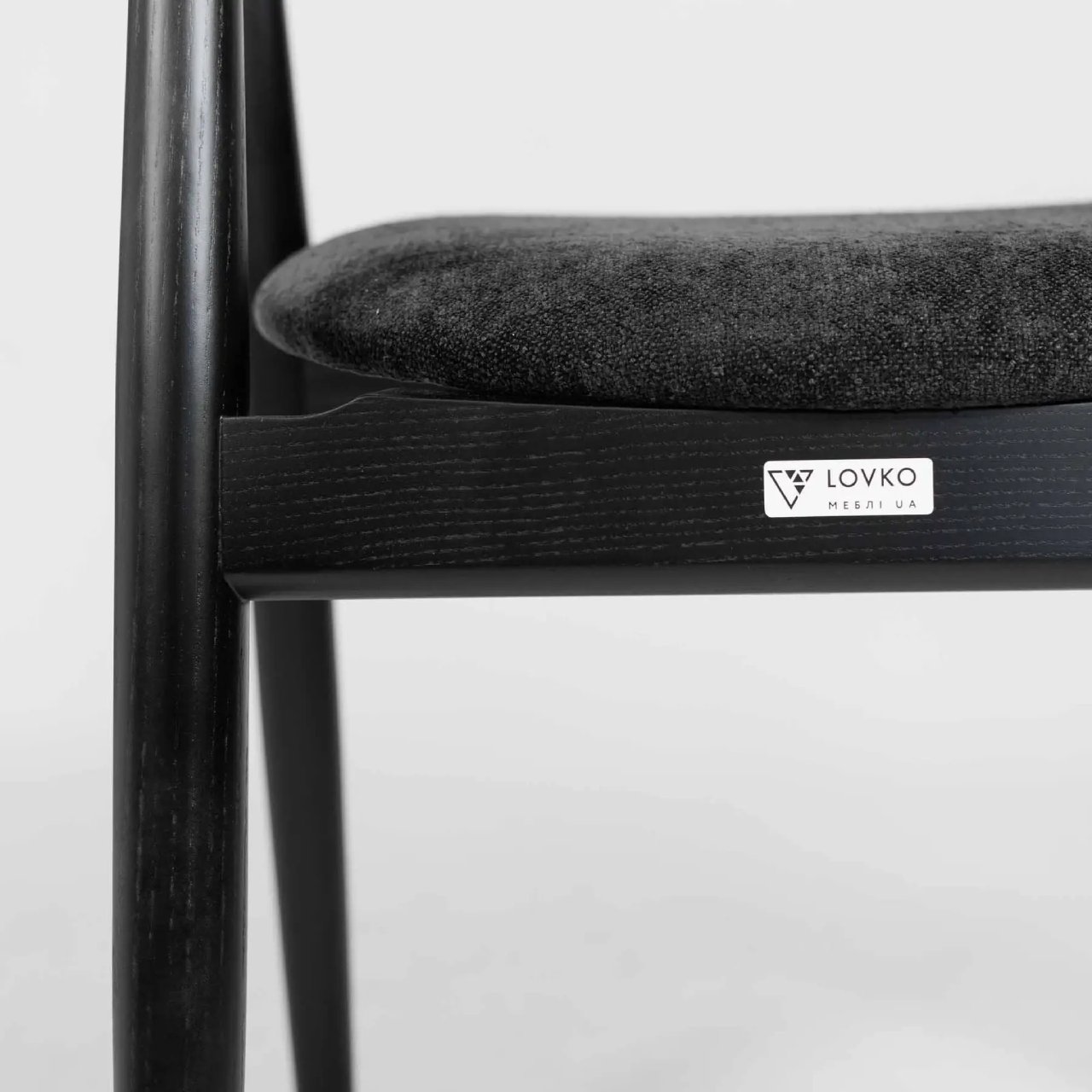 Елегантний обідній стілець Mamont semi-soft