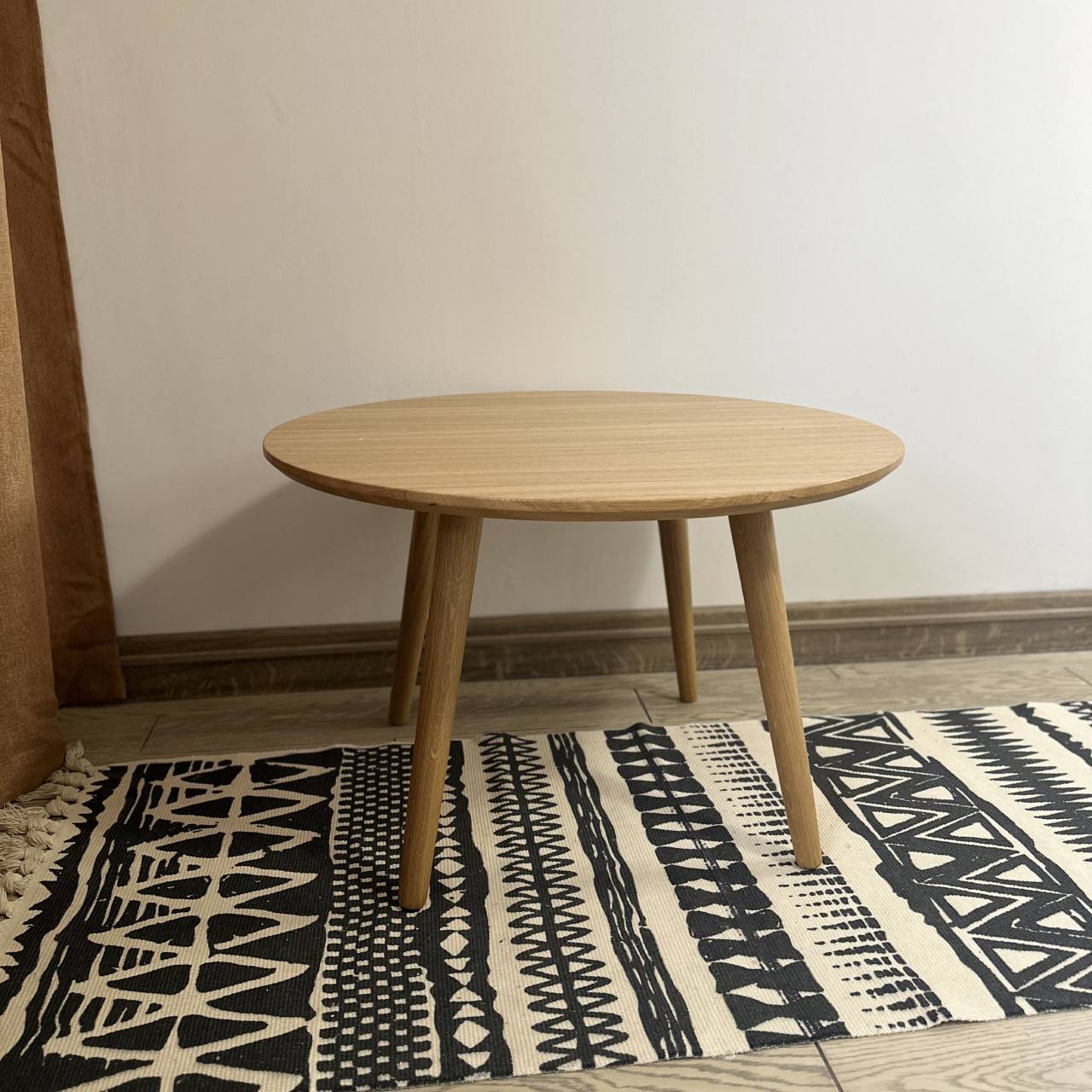 Дизайнерський кавовий стіл Round Oak з натурального дерева