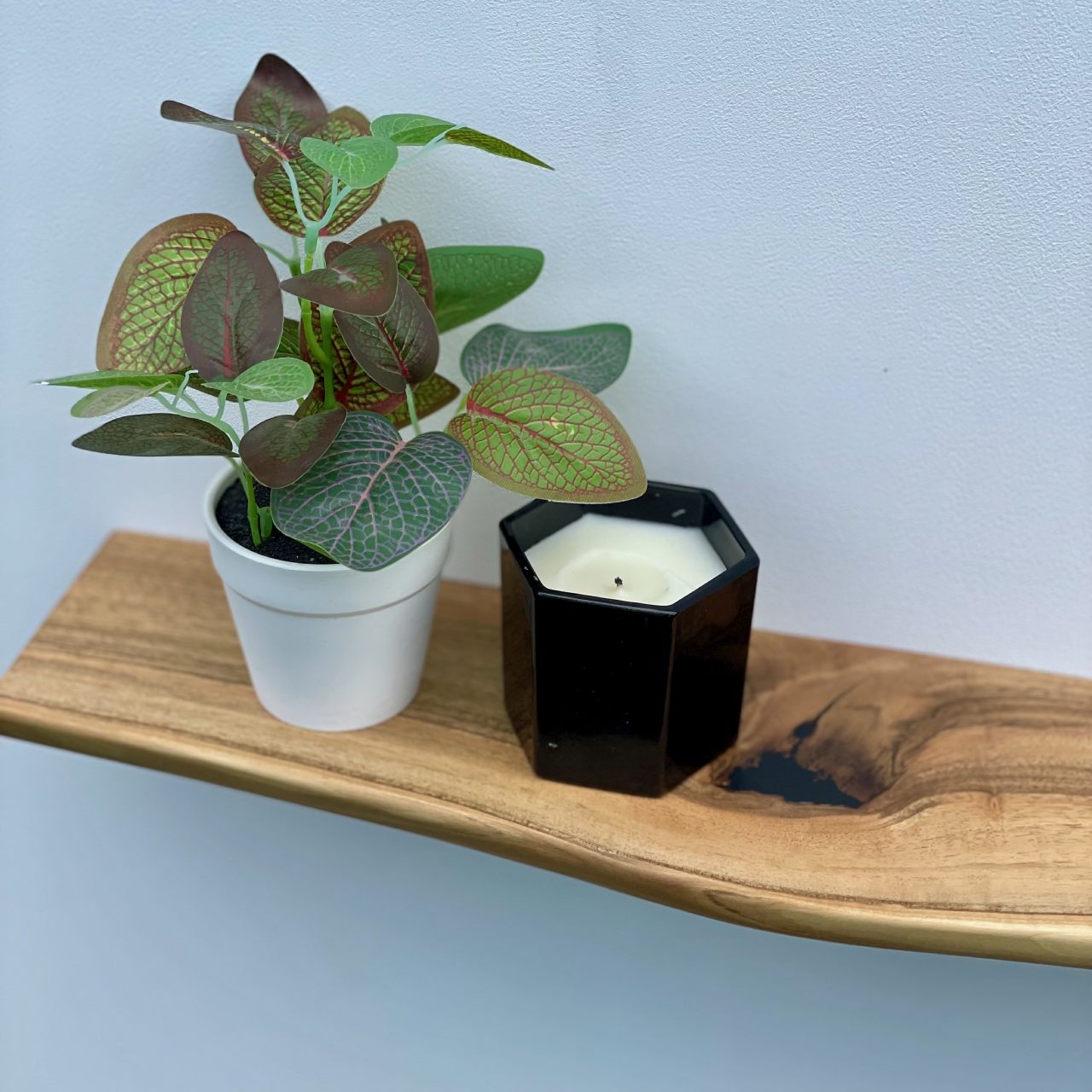 Плаваюча полиця Walnut Simplistic living edge