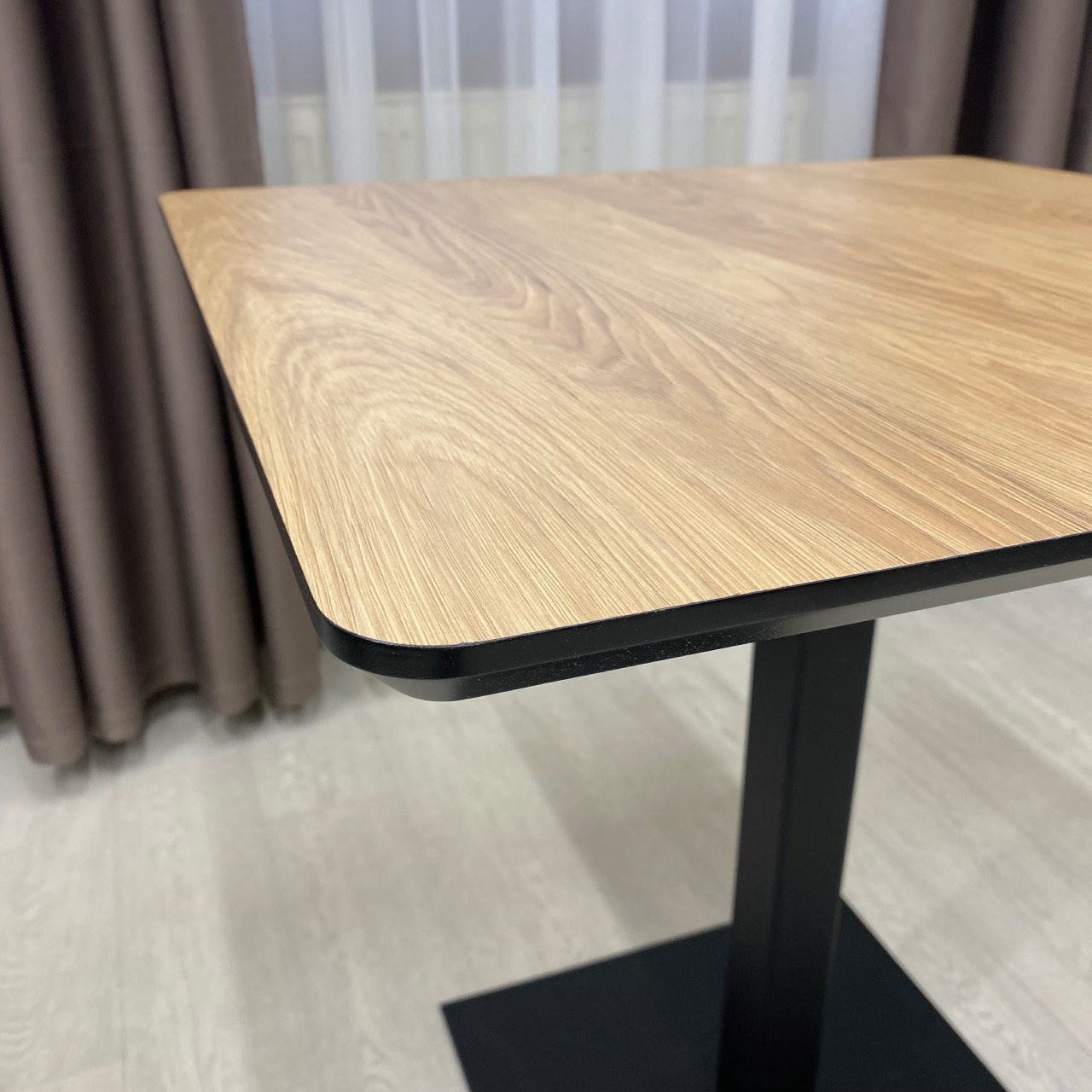 Стіл обідній квадратний для закладу Horeca з HPL SW2986