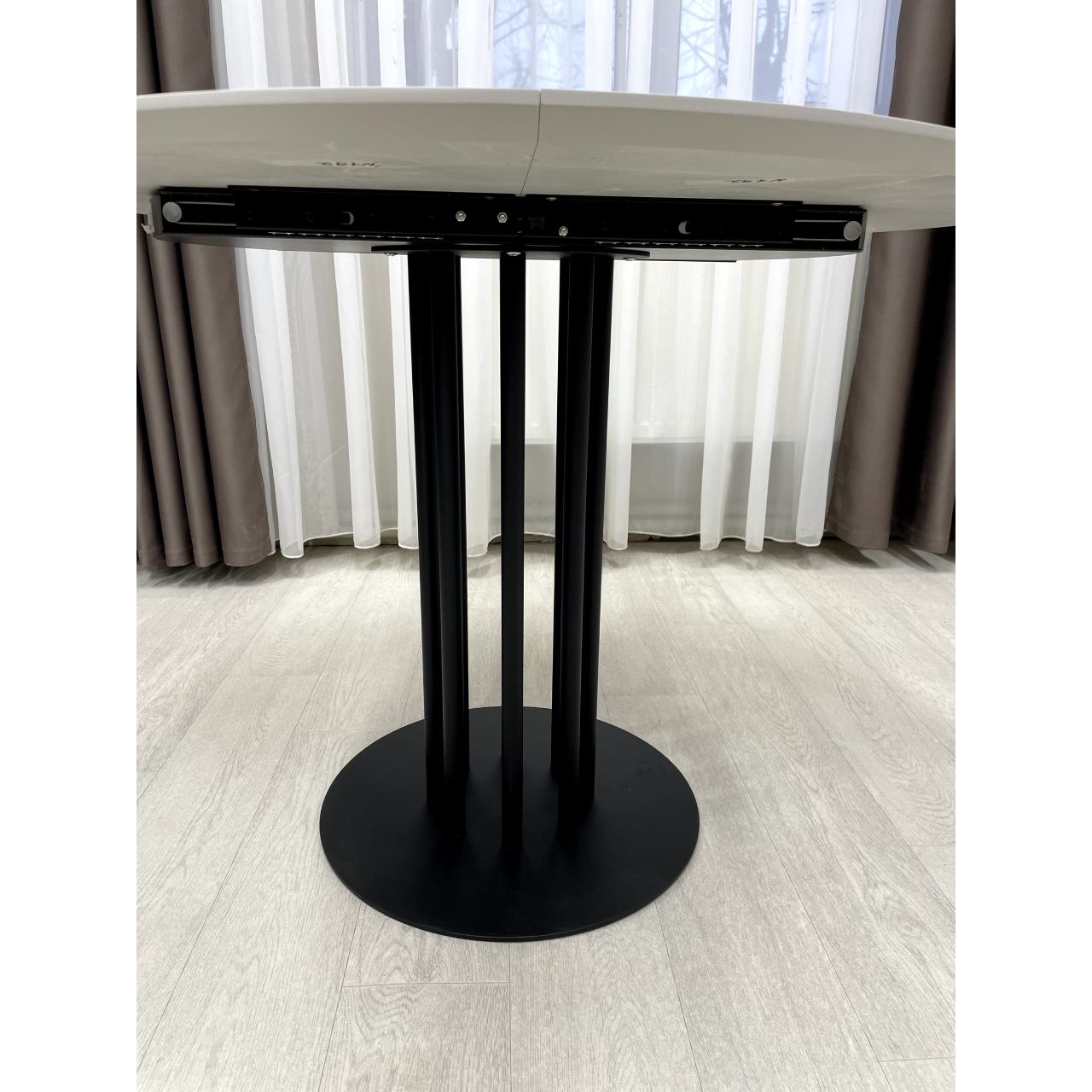 Обідній круглий розкладний стіл Monako з HPL SW2178/SW2211