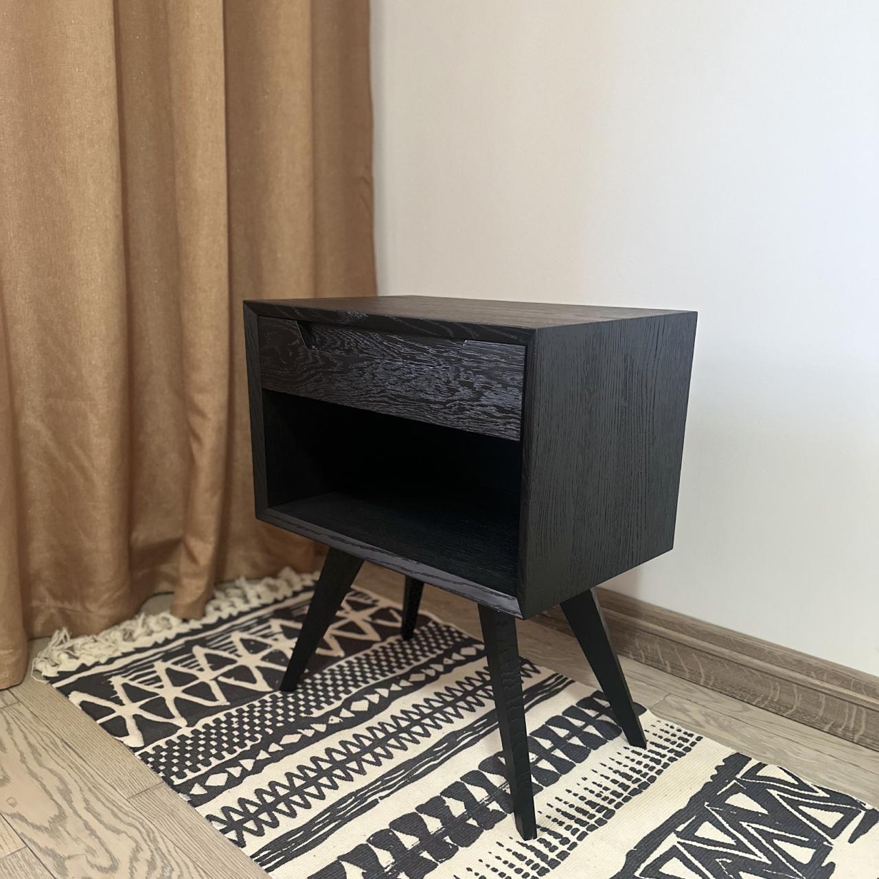Тумба приліжкова Black Oak з натурального дерева
