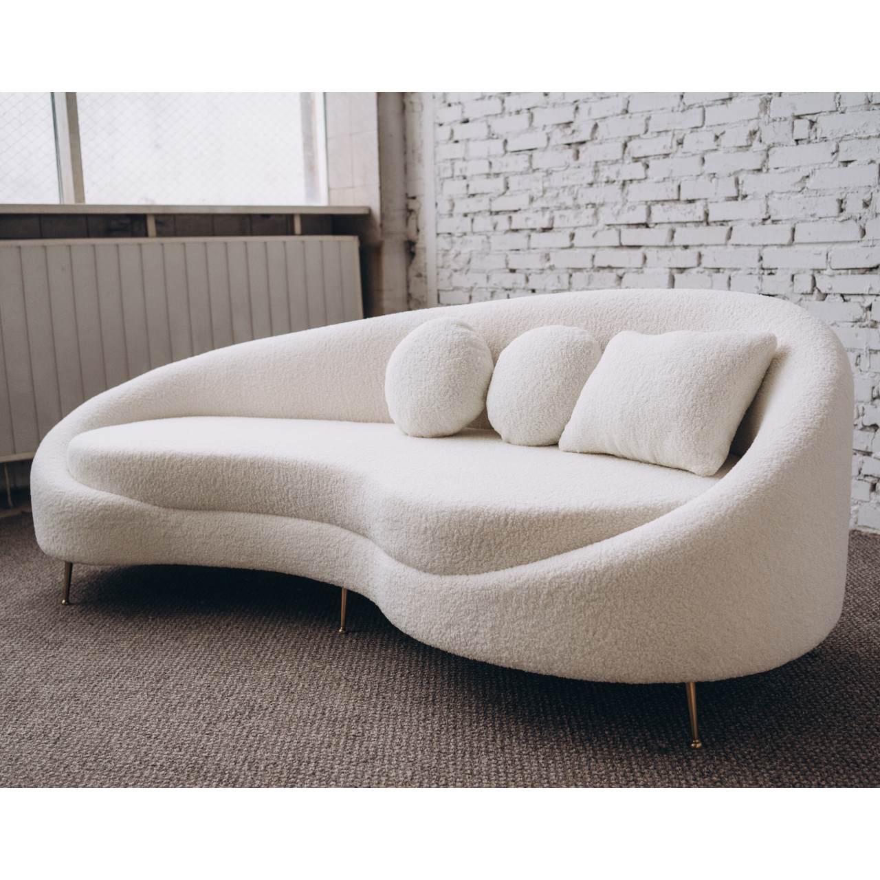 Вишуканий диван Elegant