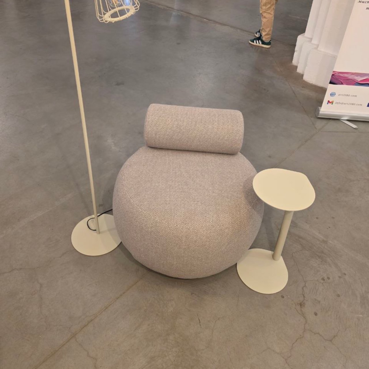 Дизайнерський журнальний стіл Drop H Beige